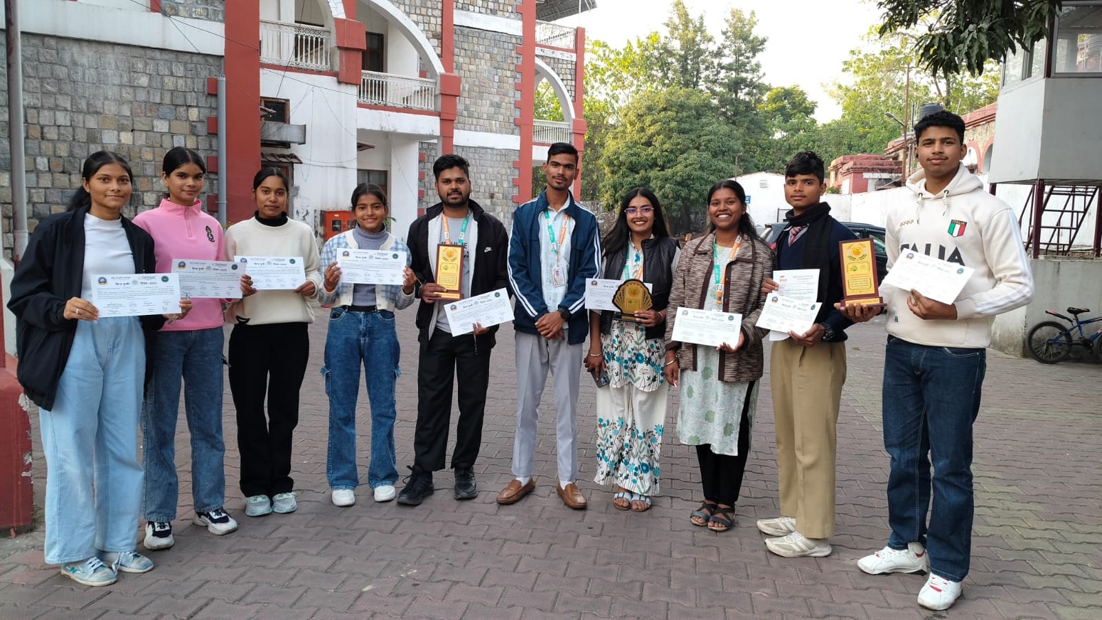 WhatsApp Image 2025-12-10 at 15.37.18